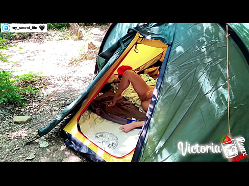 ❤️ Difilmkan di kamera Pria brengsek yang bersemangat dari Orang Asing di dalam tenda ❤️❌ Video sialan  pada kami id.thebestfetishsites.ru
