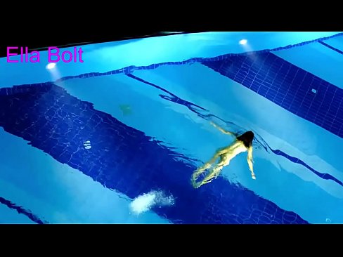 ❤️ Saya tidak bisa berhenti menonton, pirang muda tertangkap basah berenang di kolam resor ELLA BOLT ❤️❌ Video sialan  pada kami id.thebestfetishsites.ru